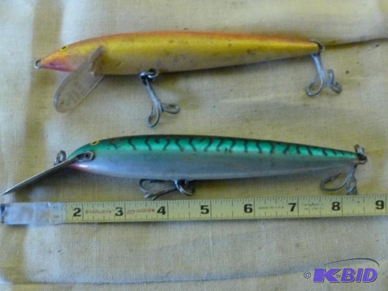 lot 261 image: Lot of two large muskie crank fishing baits t...