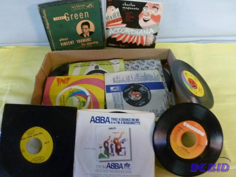 lot 35 image: Large lot of collectible 45s records....