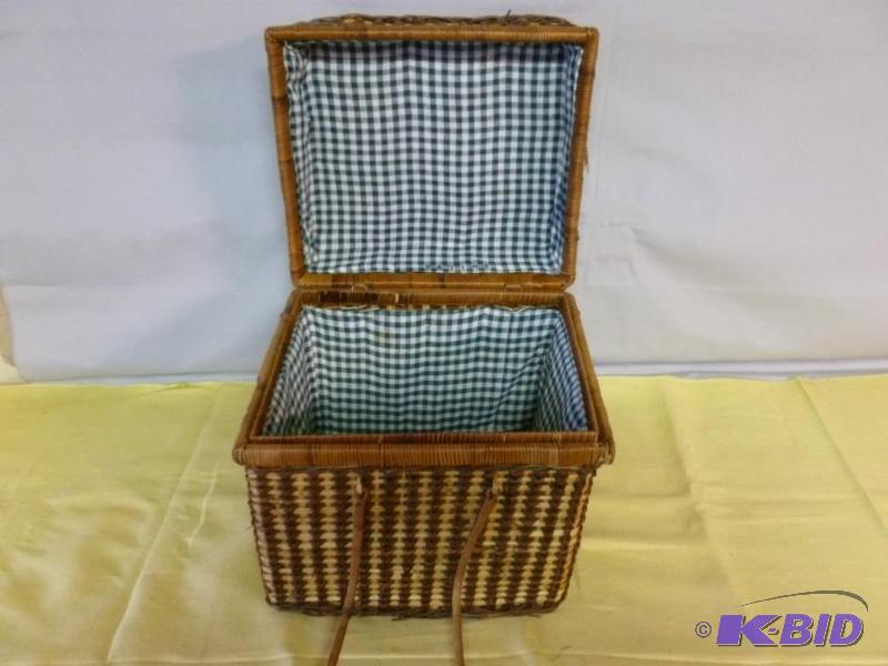 lot 46 image: Nice plaid lined picnic basket that measures ...