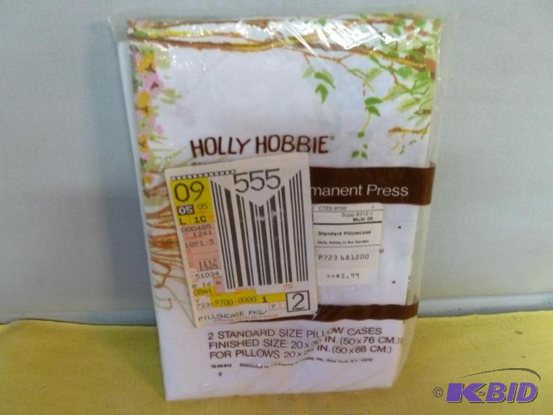 lot 74 image: Collectible Holly Hobbie - 2 standard size pi...