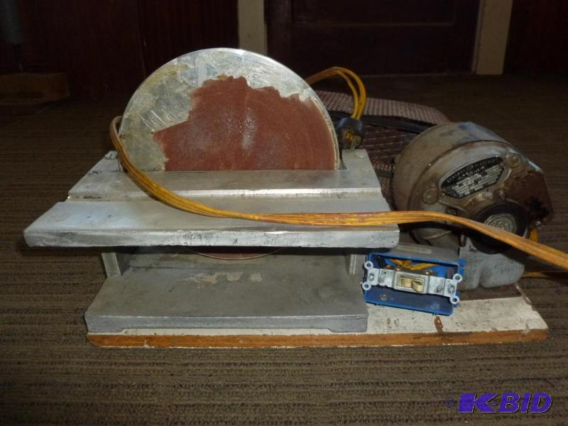 lot 8 image: Heavy duty cast aluminum 10" electric di...
