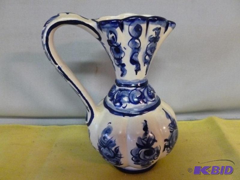 lot 81 image: Nice handled porcelain vase with cobalt blue ...