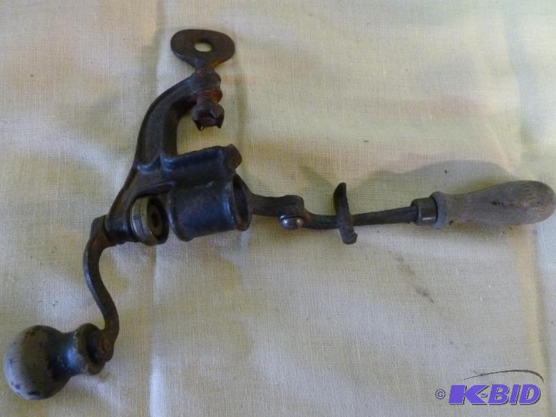 lot 90 image: Antique clamp on iron specialty tool....
