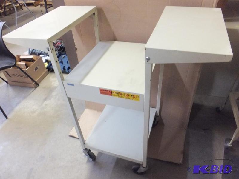 lot 19 image: Utility Cart