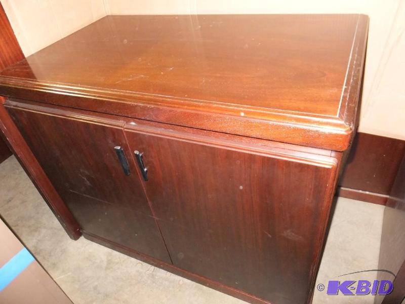 lot 2 image: Office Cabinet