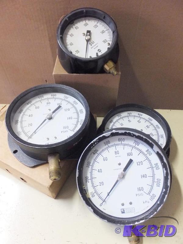 lot 25 image: Pressure Gauges