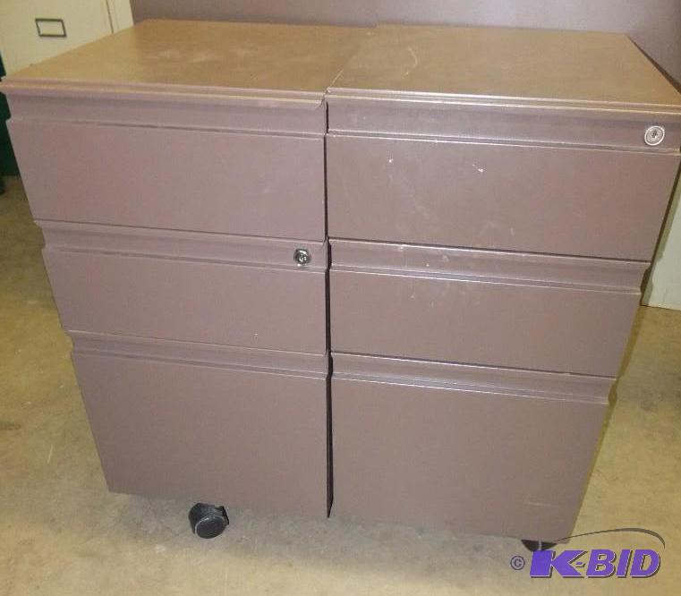 lot 39 image: Filing Cabinets
