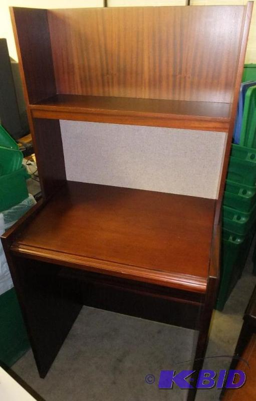 lot 4 image: Tall Hutch