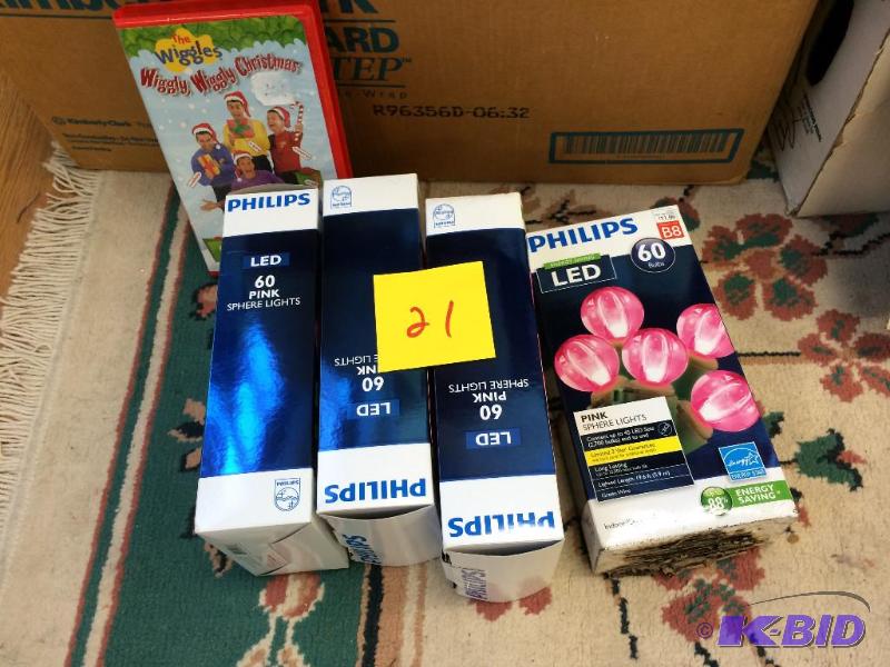 4 packs Philips B-8 60 ct 19.6ft Pink LED lig...