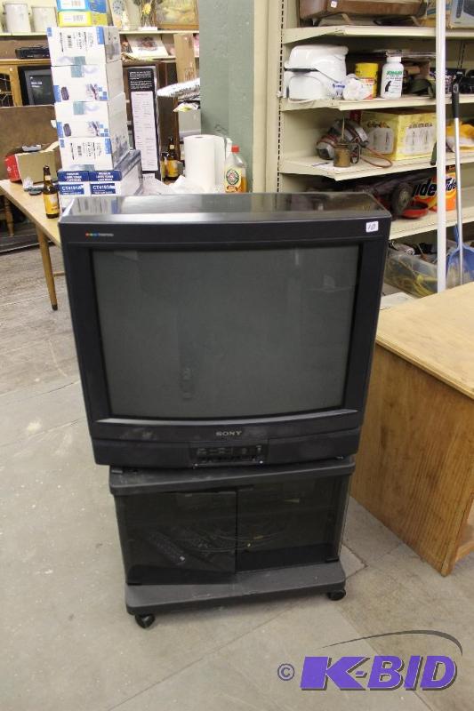 lot 10 image: Sony TV on Stand w Lazy Susan   Include...