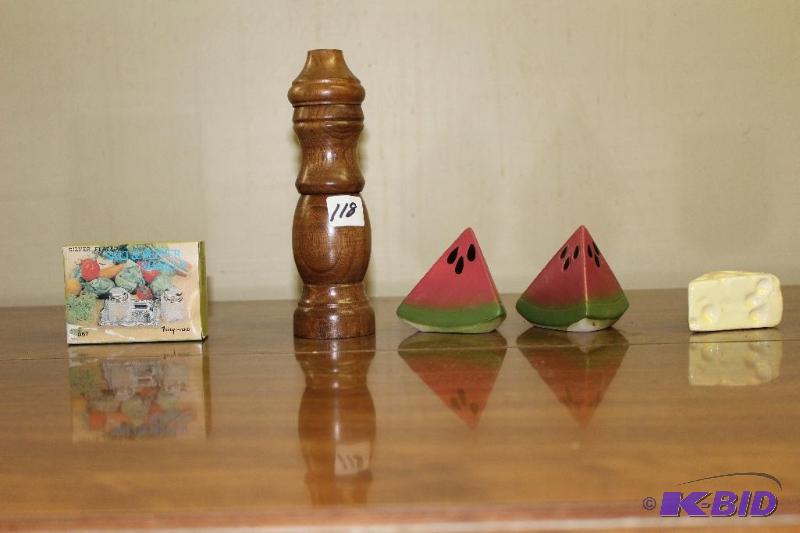 lot 118 image: Salt And Pepper Shakers ...
