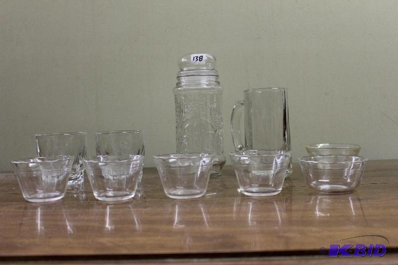 lot 138 image: Lot of Glassware ...