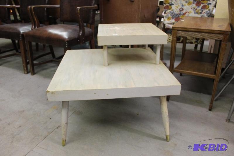 lot 14 image: Vintage End Table ...