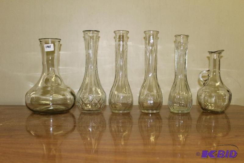 lot 141 image: Lot of Glass Vases ...
