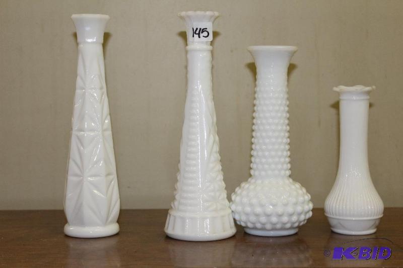 lot 145 image: Set of 4 Retro Milk Glass Vases...