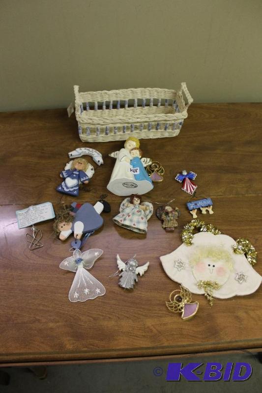 lot 148 image: Angels ...