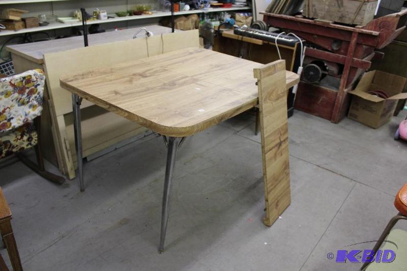 lot 16 image: Vintage Dining Room Table with Leaf ...