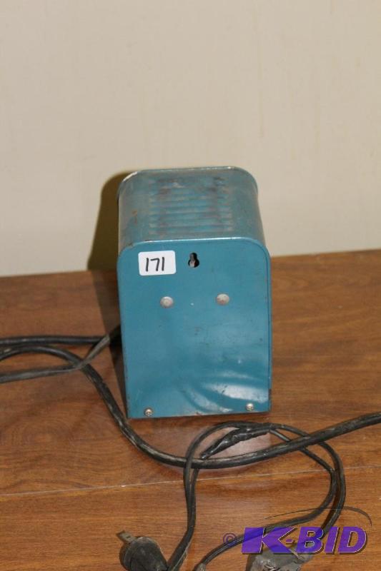 lot 171 image: 6v Battery Charger  Tested and Works Well&nbs...