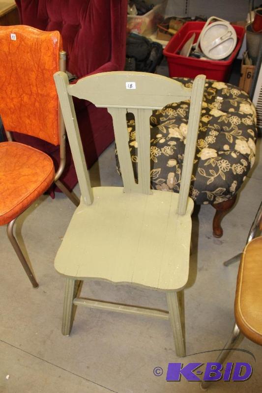 lot 18 image: Antique Accent Chair  Very nice condition, we...
