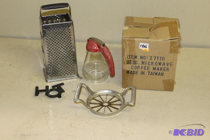 lot 186 image: Assorted Kitchen Supplies ...
