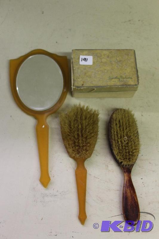 lot 191 image: Vintage Hair Accessories ...