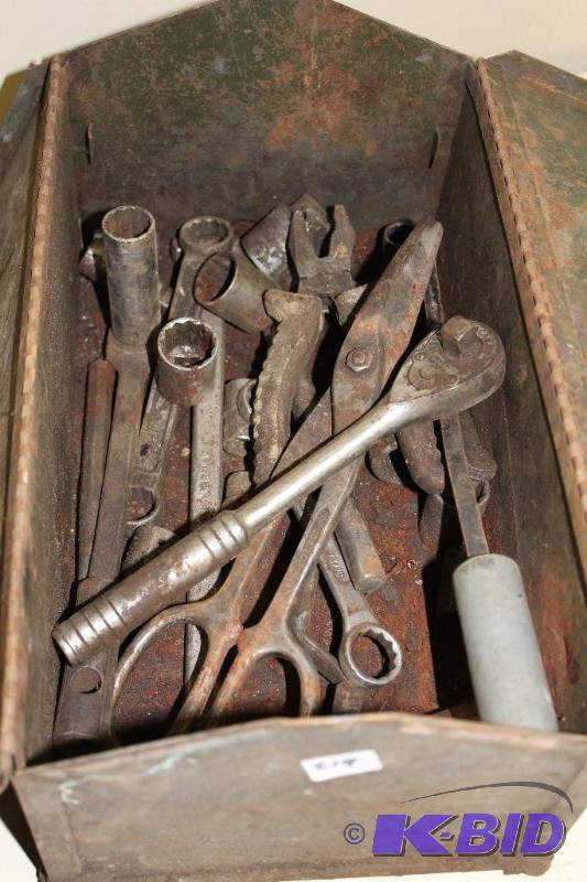 lot 219 image: Vintage Tool Box with Assorted Tools ...