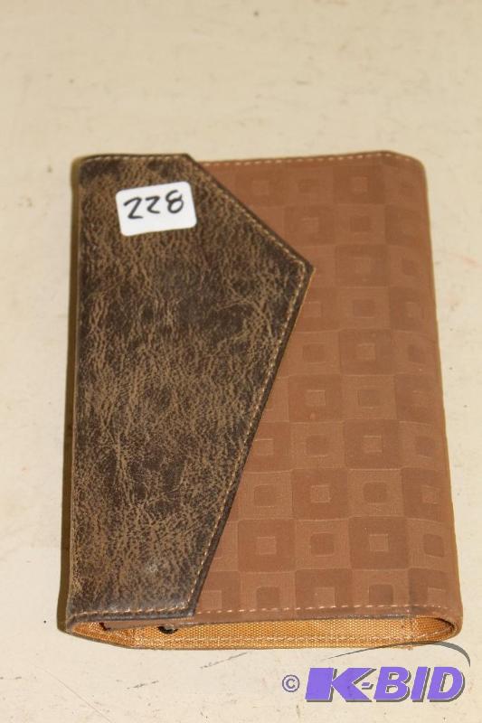 lot 228 image: New Leather Womans Pocketbook  Wallet  ...