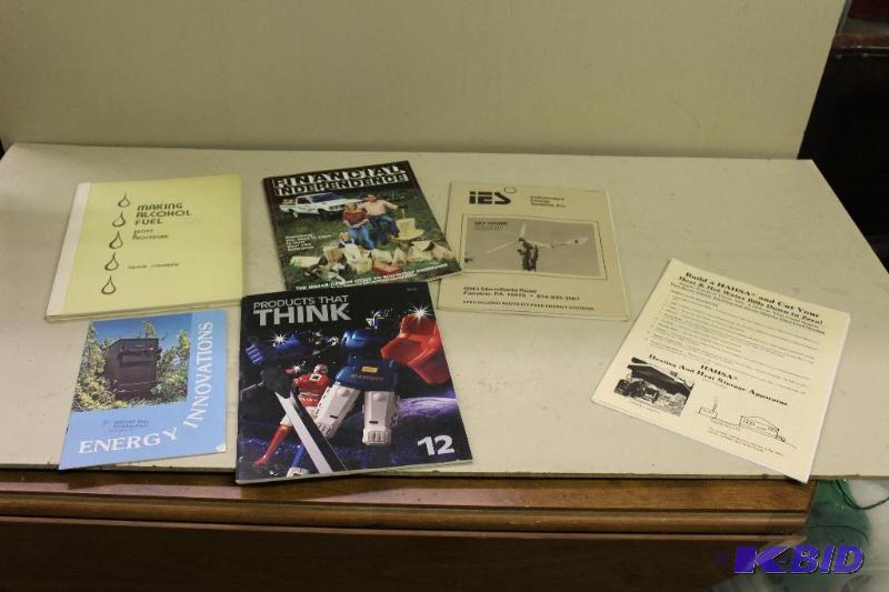 lot 248 image: Assorted Green Magazines ...