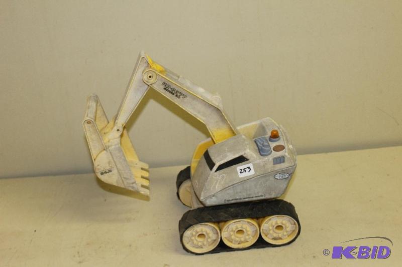 lot 253 image: Little Tikes Rugged Riggz...