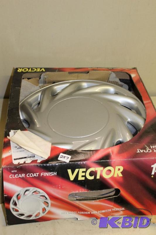 lot 257 image: 6 Hubcaps ...