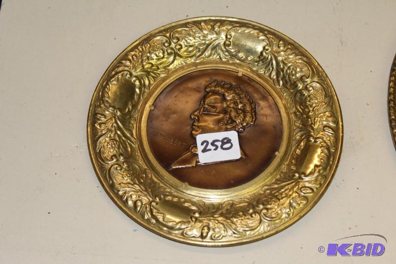 lot 258 image: Large Lot of Vintage Copper  Brass  Tin Wal...