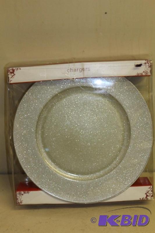 lot 287 image: NIB Serving Platters, 4, Target Brand, Plasti...