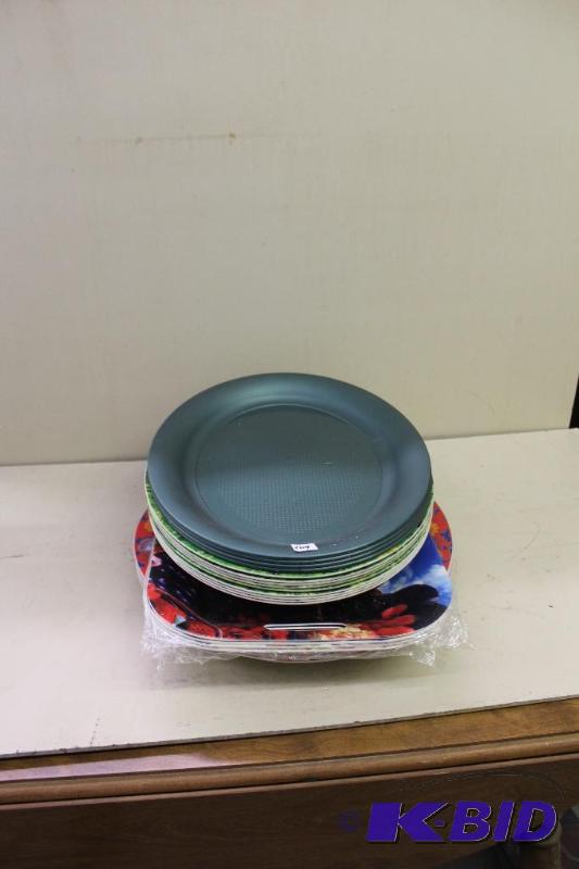 lot 289 image: Large Lot of Serving Platters ...