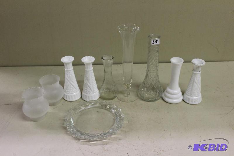 lot 35 image: Vintage Vases, etc...