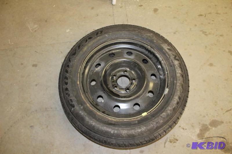 lot 61 image: 1 Goodyear Integrity P21565R17 Spare   ...