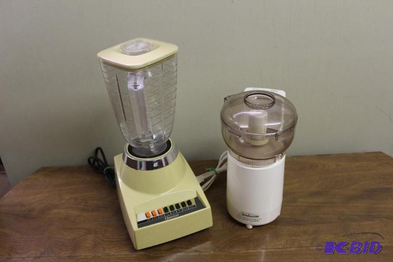 lot 74 image: Blender and Food Processor ...