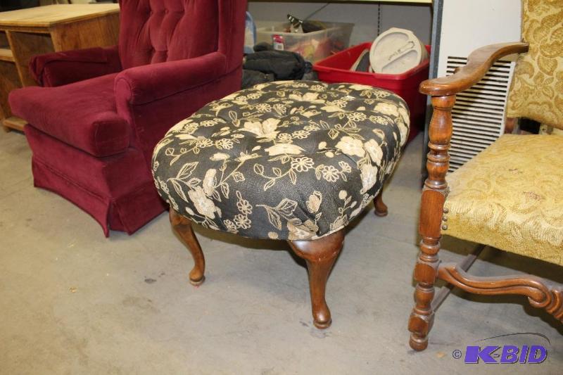 lot 8 image: Vintage Ottoman  Nice upholstery and wood leg...