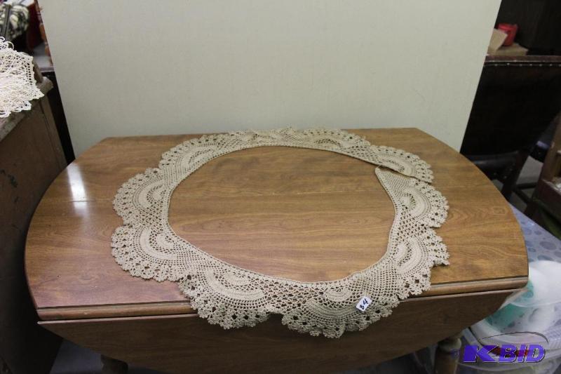 lot 84 image: &nbspDoilies...