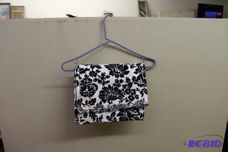 lot 85 image: Cloth...