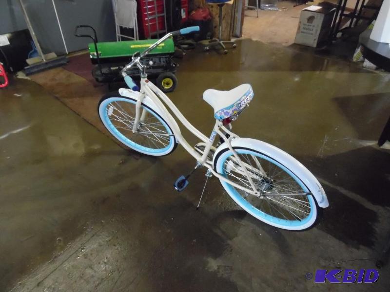 Girls bike