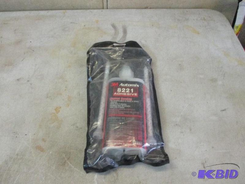 lot 14 image: New 3M bonding adhesive kit...