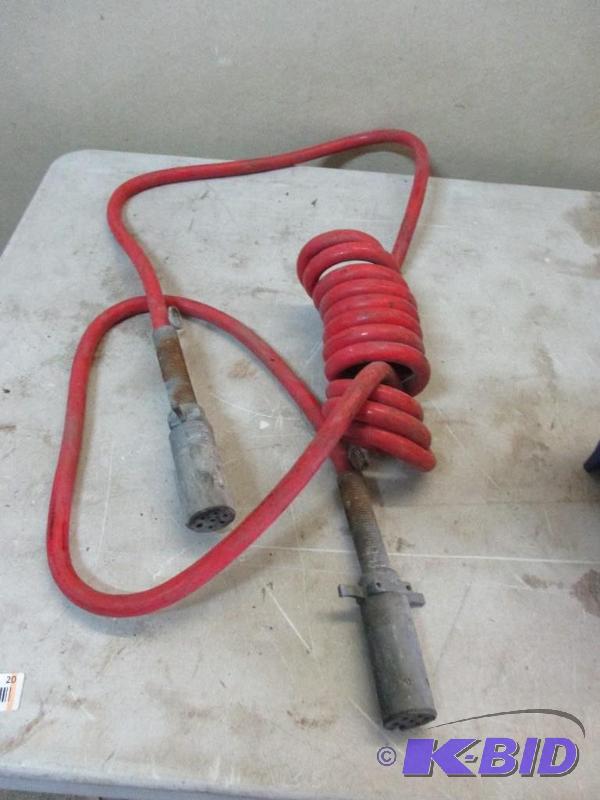 lot 20 image: Semi style wiring cord...