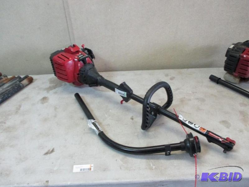 lot 34 image: Craftsman 25cc weed whip...