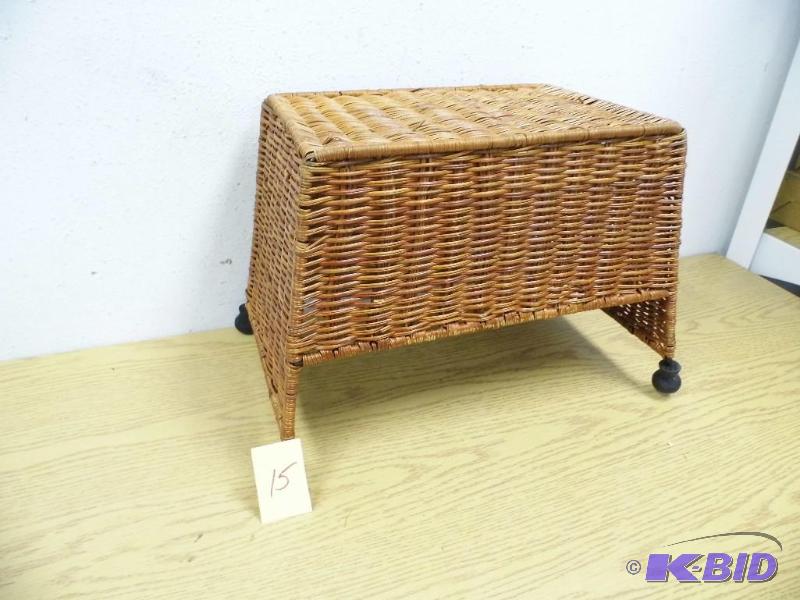 Wicker Step Stool
