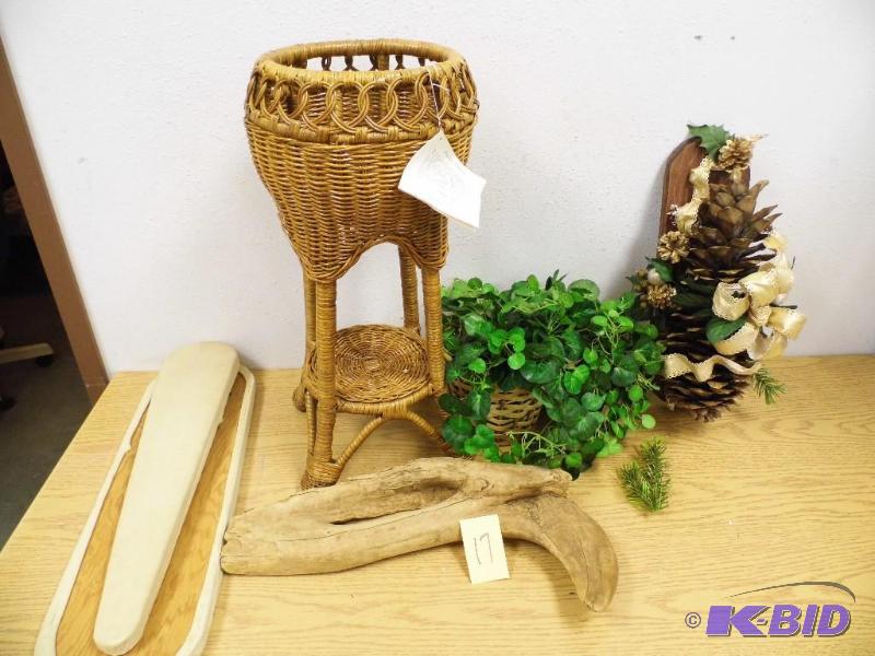 Wicker Plant Stand