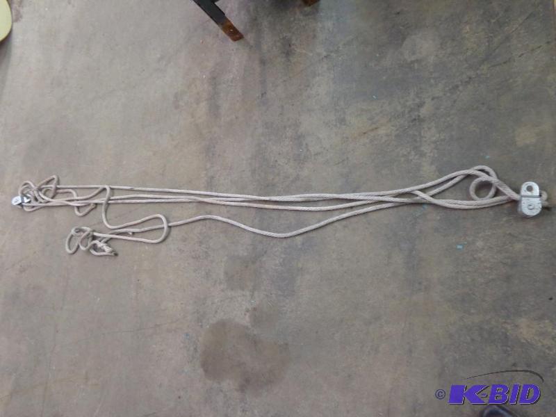 lot 30 image: Rope Pulley   12" Nylon Rope  Pulley Sy...