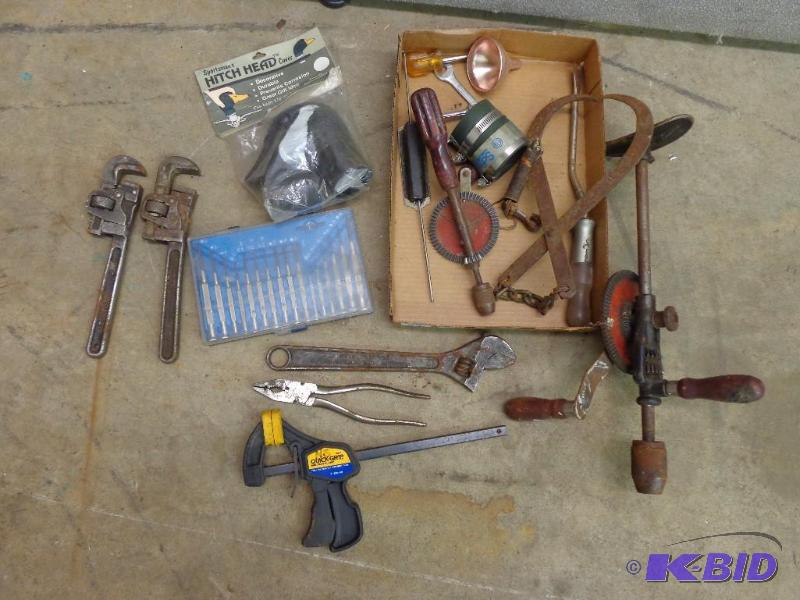 lot 44 image: Tools and More   Mini Bar Clamp  Pliers  Scre...