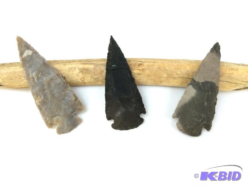 lot 12 image: Lot of 3 arrow heads large