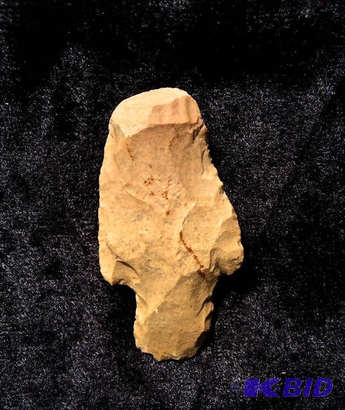 lot 20 image: Paleolithic arrow head large