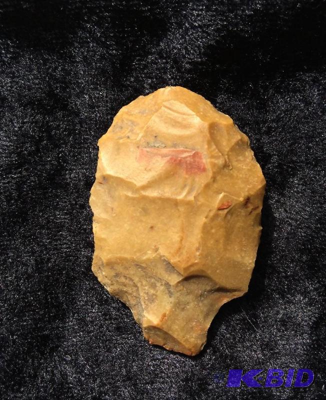 lot 30 image: Lot of 4  Paleolithic era Arrowheads
